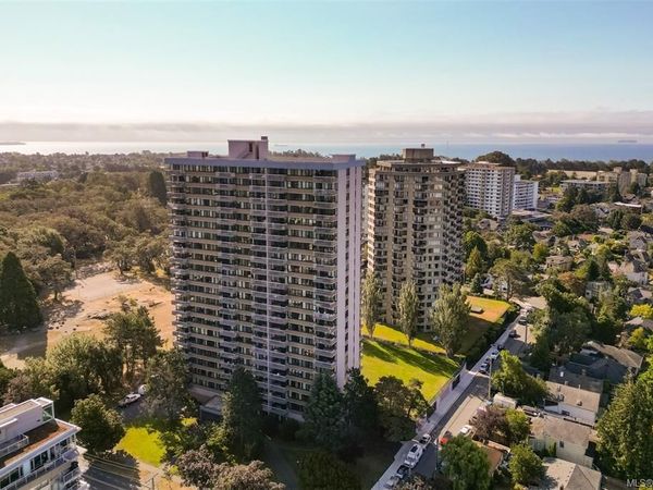 647 Michigan St, Unit #2004, Victoria, BC V8V 2S9