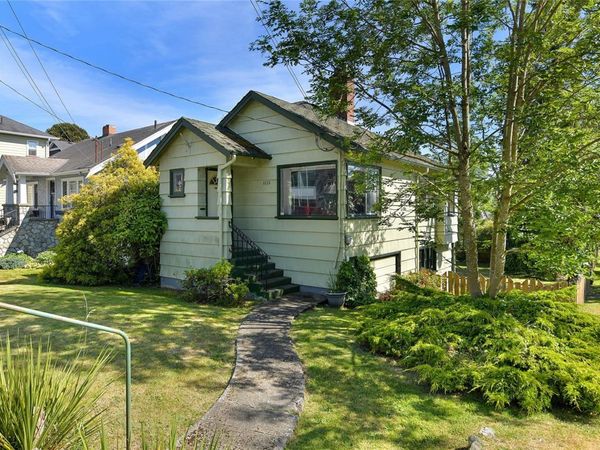 1113 Esquimalt Rd , Esquimalt, BC V9A 3N5