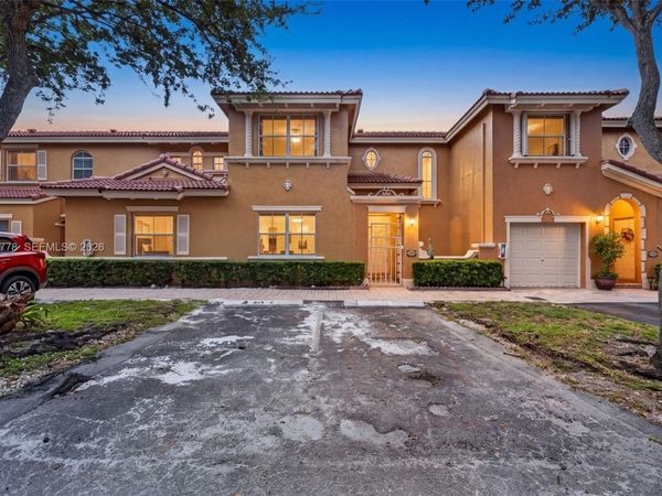8520 NW 139th Ter , Unit 1607, Miami Lakes, FL 33016