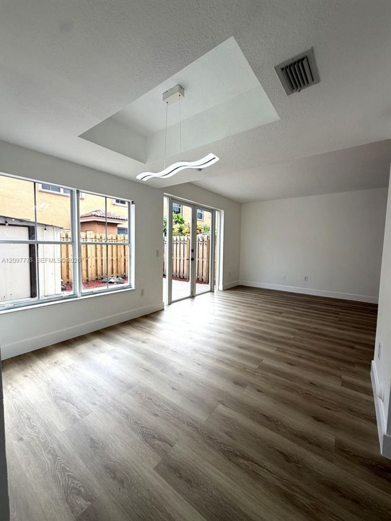 8520 NW 139th Ter , Unit 1607, Miami Lakes, FL 33016 Photo