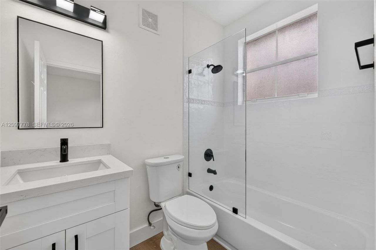 8520 NW 139th Ter , Unit 1607, Miami Lakes, FL 33016 Photo