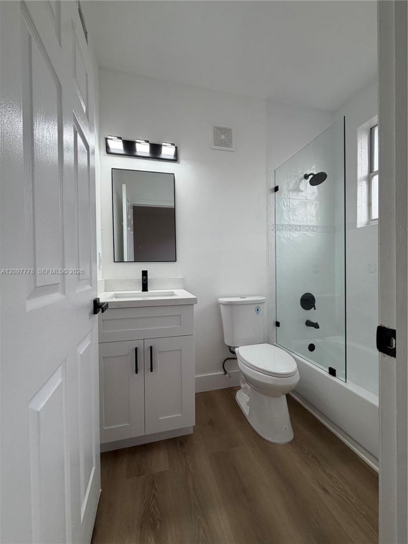 8520 NW 139th Ter , Unit 1607, Miami Lakes, FL 33016 Photo