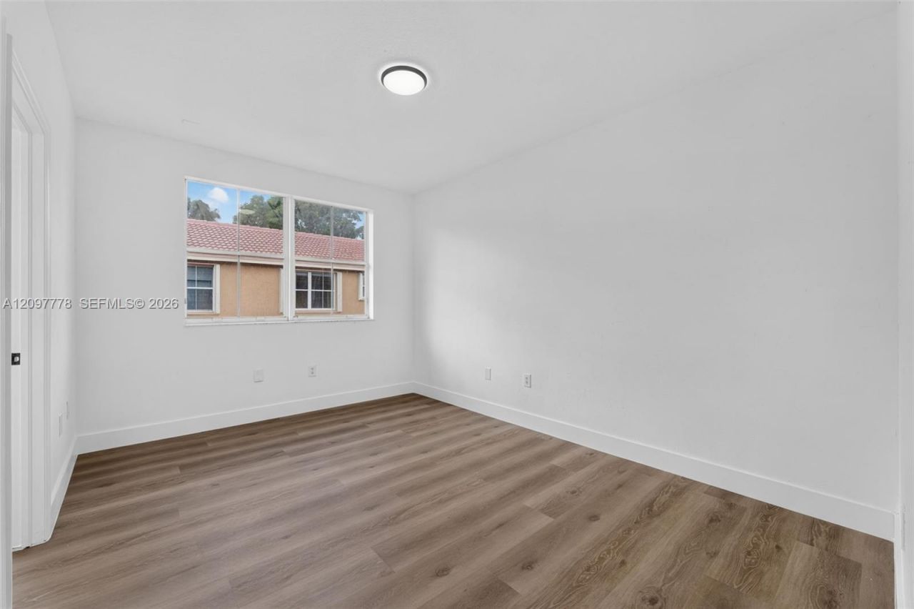 8520 NW 139th Ter , Unit 1607, Miami Lakes, FL 33016 Photo