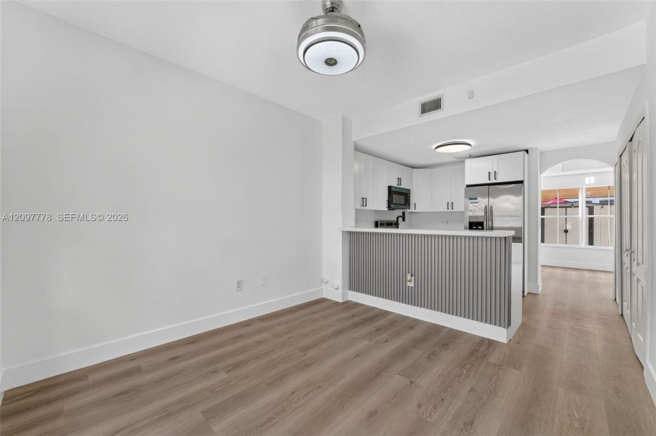 8520 NW 139th Ter , Unit 1607, Miami Lakes, FL 33016 Photo