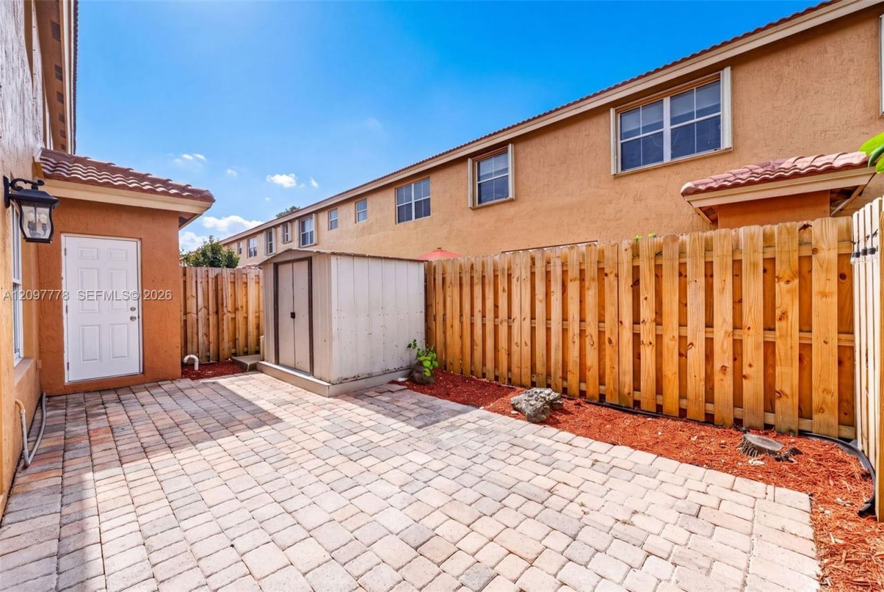 8520 NW 139th Ter , Unit 1607, Miami Lakes, FL 33016 Photo