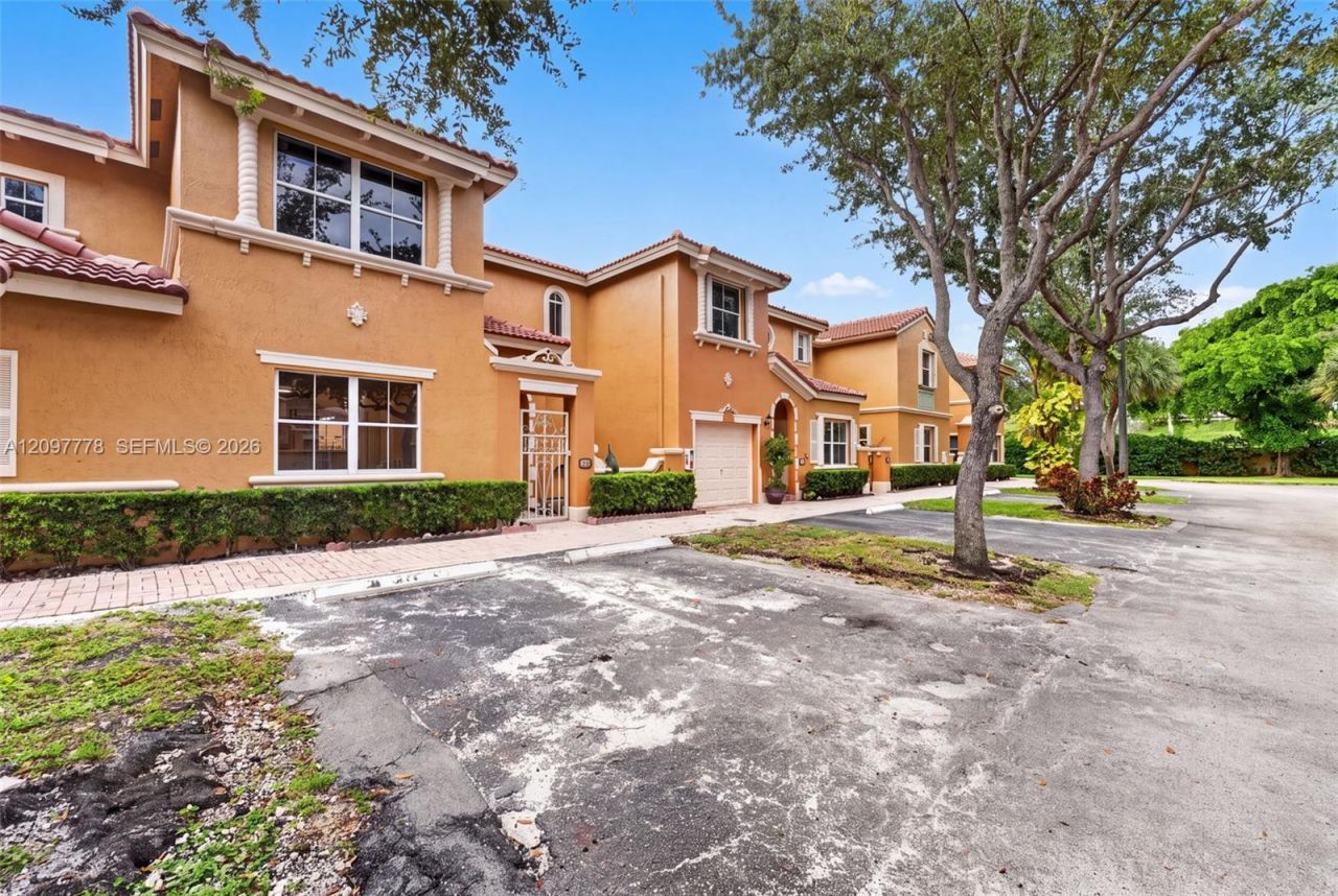 8520 NW 139th Ter , Unit 1607, Miami Lakes, FL 33016 Photo