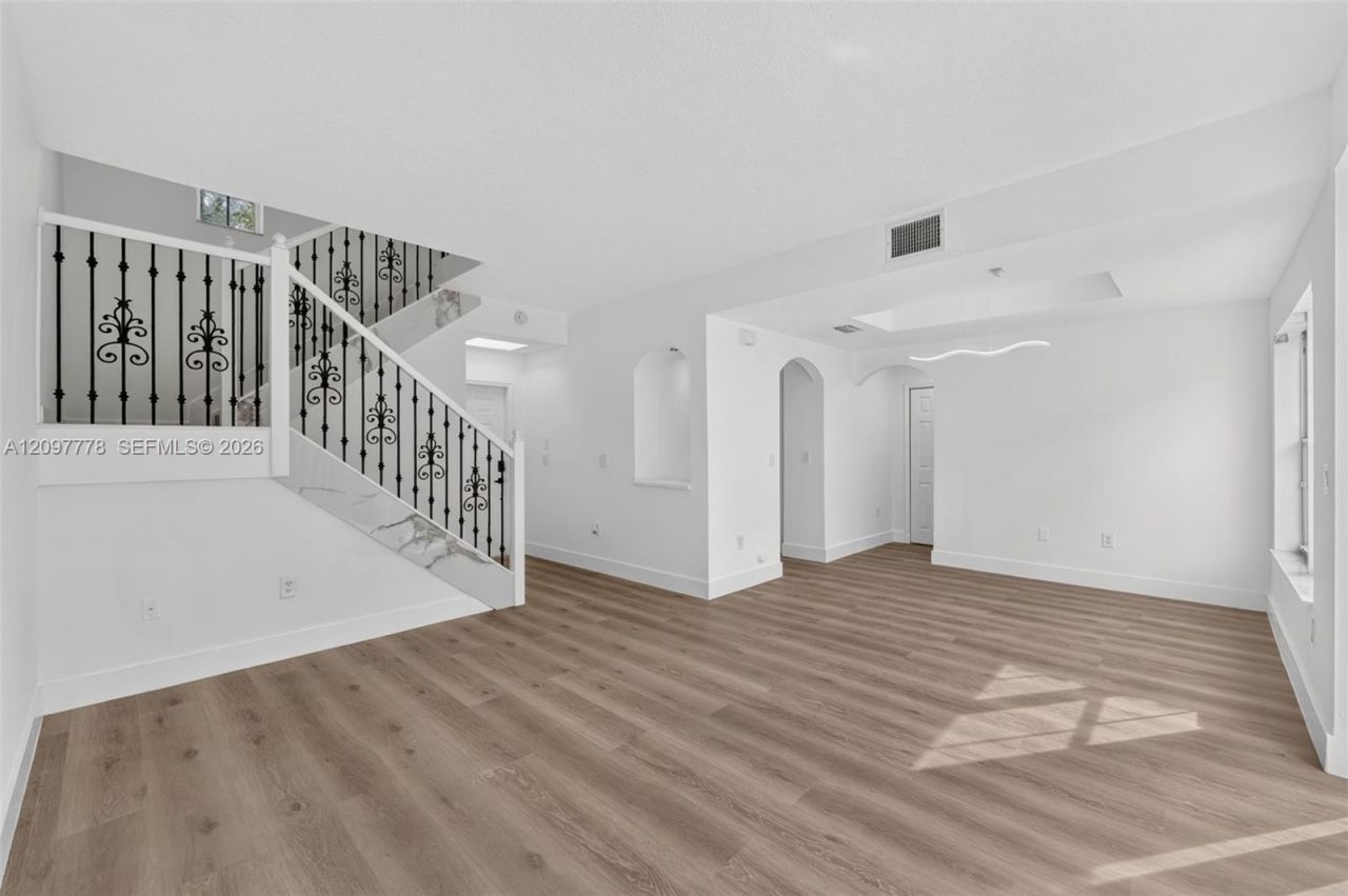 8520 NW 139th Ter , Unit 1607, Miami Lakes, FL 33016 Photo