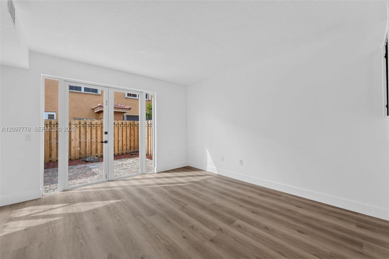 8520 NW 139th Ter , Unit 1607, Miami Lakes, FL 33016 Photo