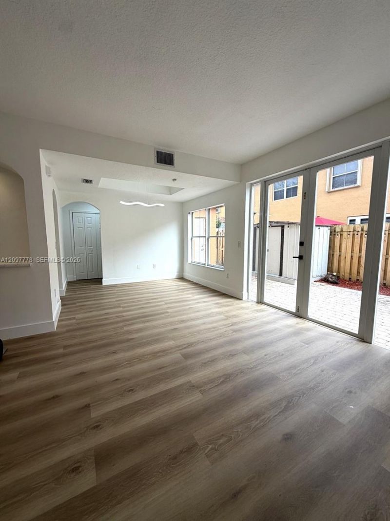 8520 NW 139th Ter , Unit 1607, Miami Lakes, FL 33016 Photo