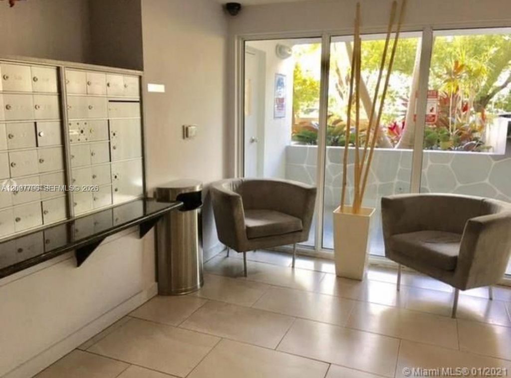 2740 SW 28th Ter, Unit 403, Coconut Grove, FL 33133 Photo