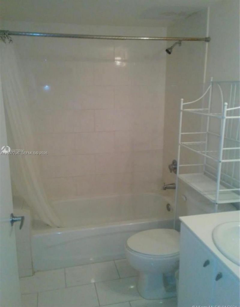 2740 SW 28th Ter, Unit 403, Coconut Grove, FL 33133 Photo