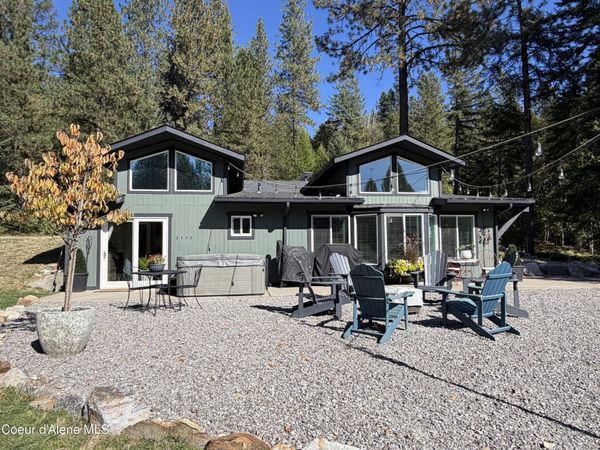 594 Upper Rocky Rd, Sagle, ID 83860