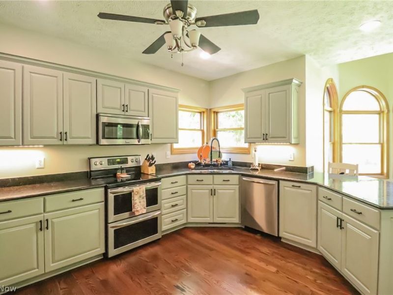 2303 W Steiner Road, Burbank, OH 44214 Photo 3