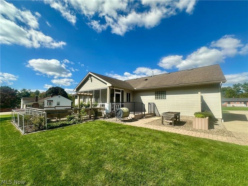 419 Secrist Lane, Girard, OH 44420 Photo 10