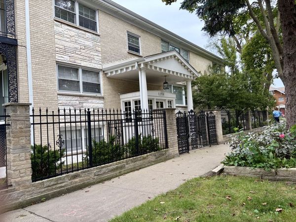2538 W Arthur Avenue, Unit 2, Chicago, IL 60645