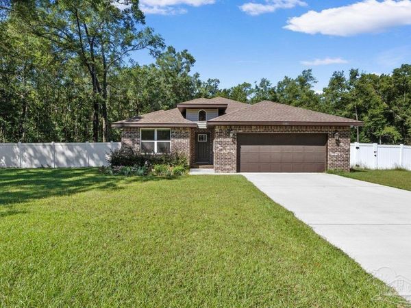 5245 Burt Ln, Pace, FL 32571