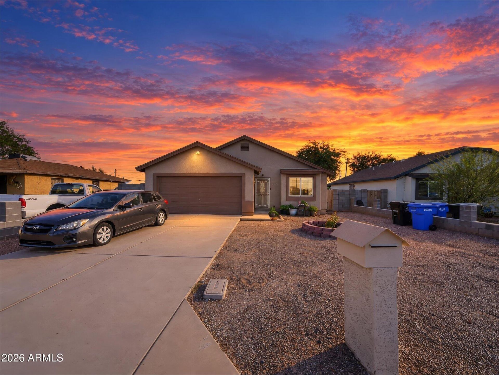 1725 E Pueblo Avenue, Phoenix, AZ 85040 Main Photo