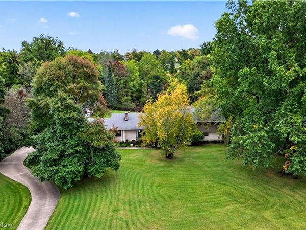 7805 Spring Lake Lane, Canfield, OH 44406