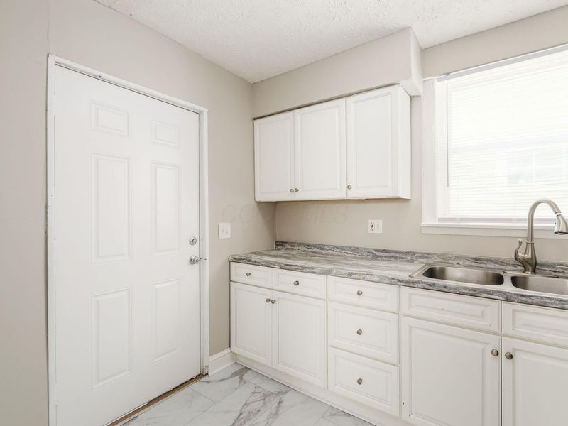 68 W Park Avenue, Columbus, OH 43222 Photo 16
