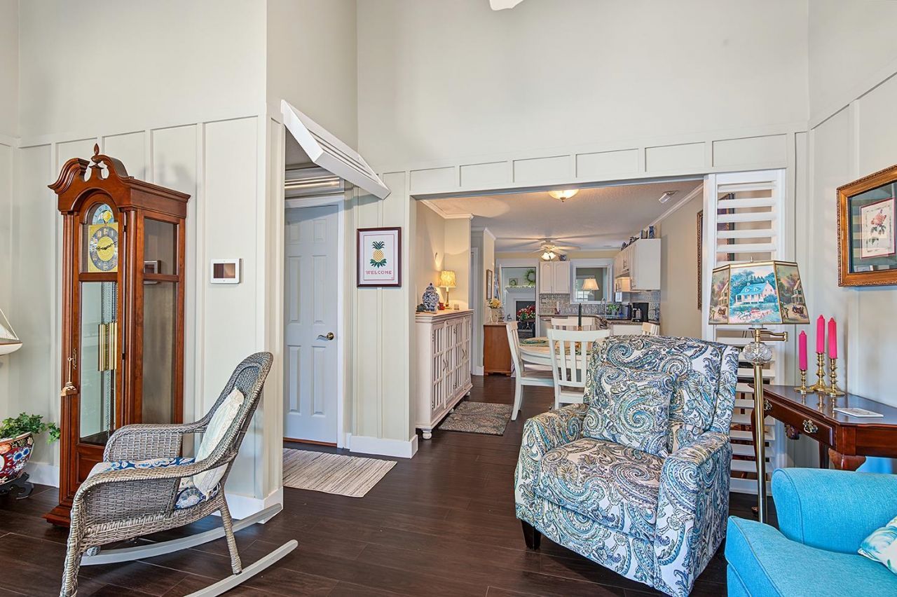 4273 Brook Dr. Photo 13