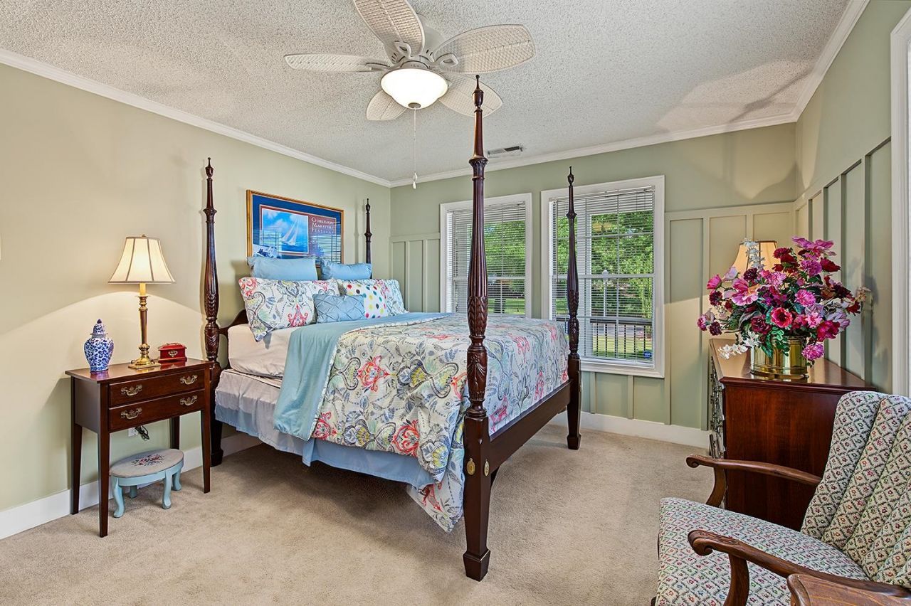 4273 Brook Dr. Photo 16