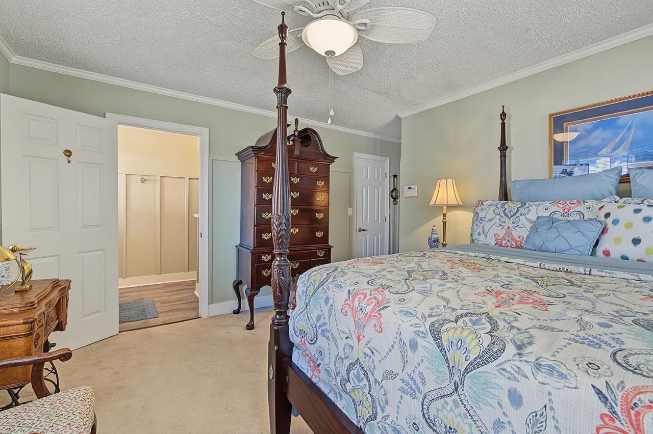 4273 Brook Dr. Photo 17