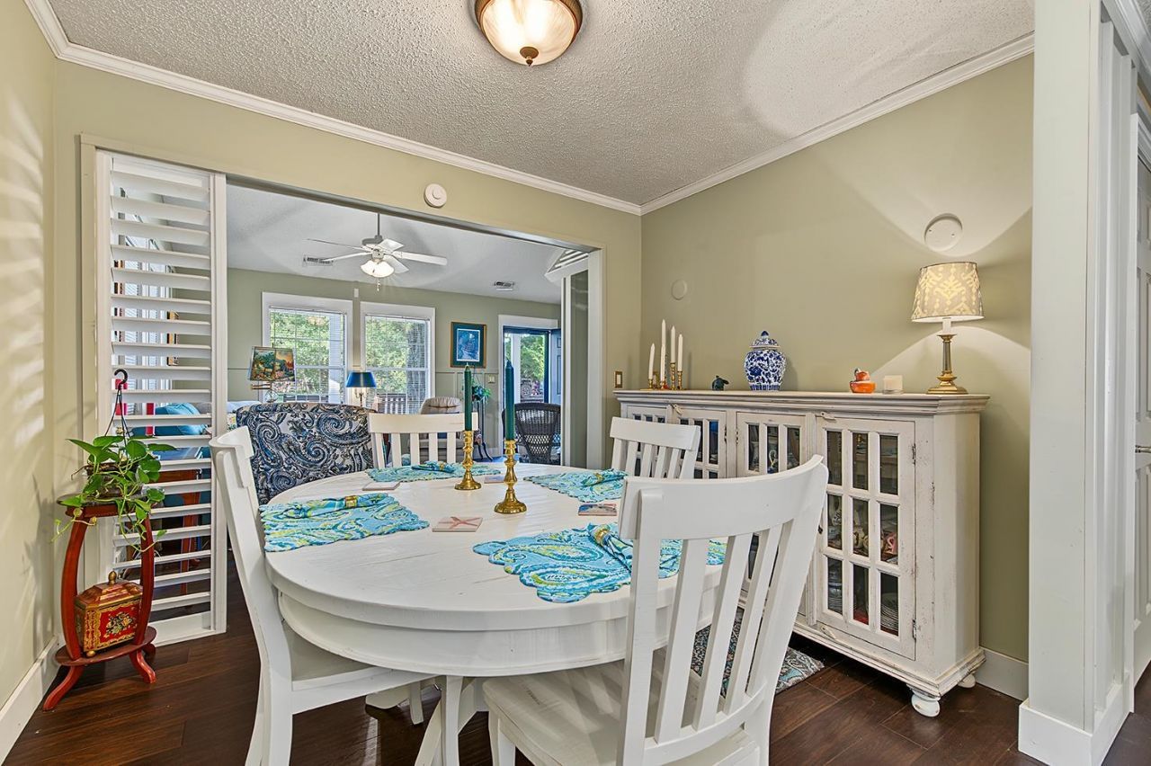4273 Brook Dr. Photo 23