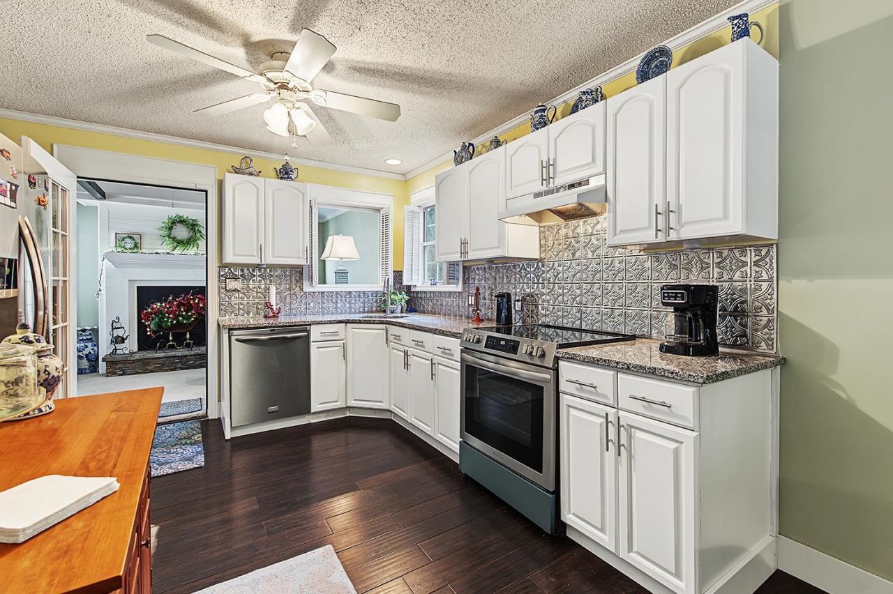 4273 Brook Dr. Photo 30