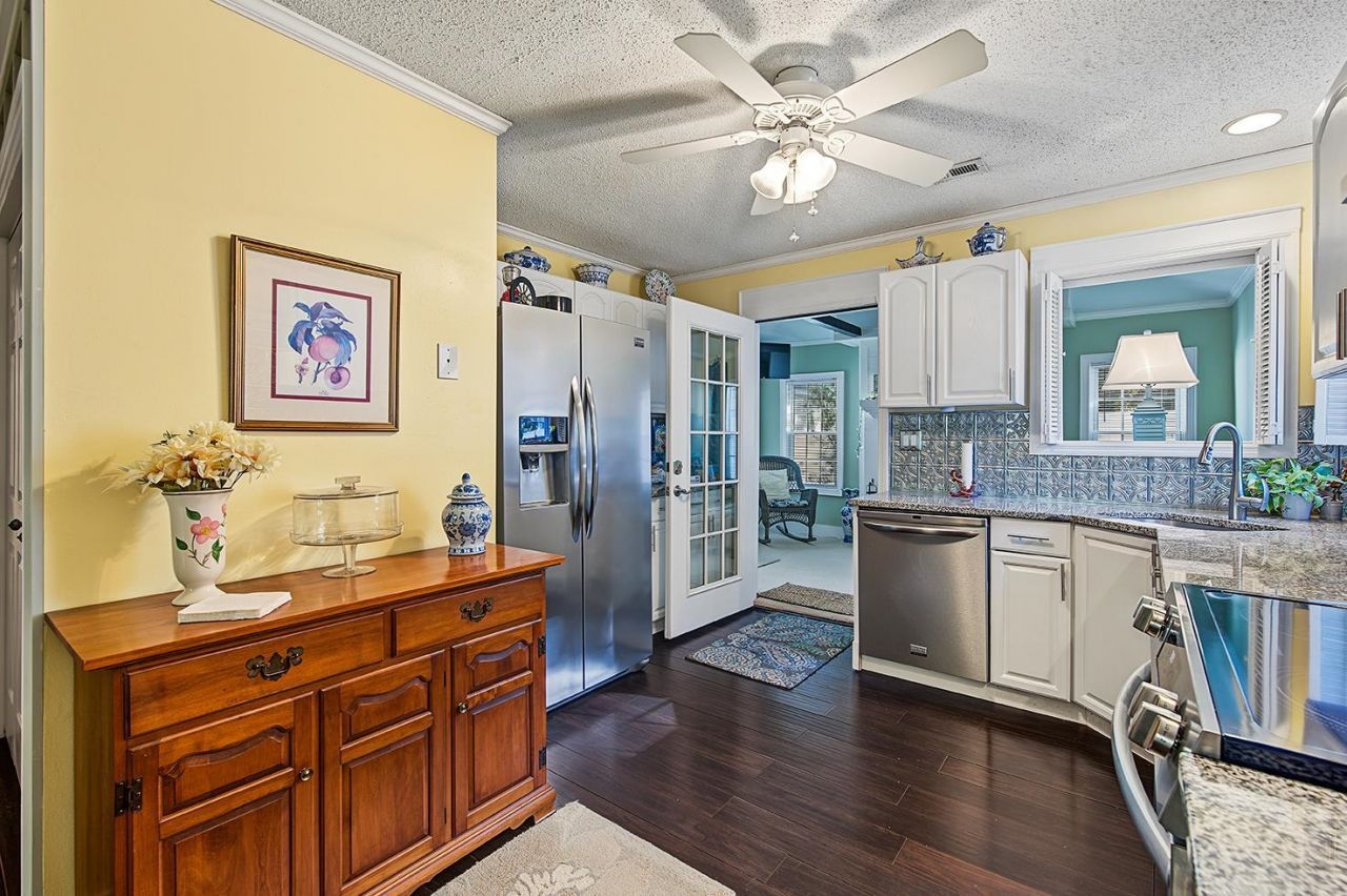 4273 Brook Dr. Photo 31