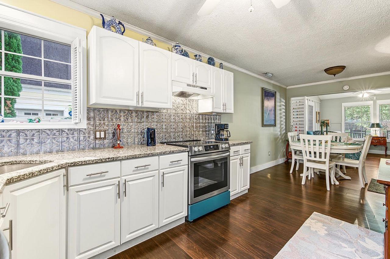 4273 Brook Dr. Photo 33