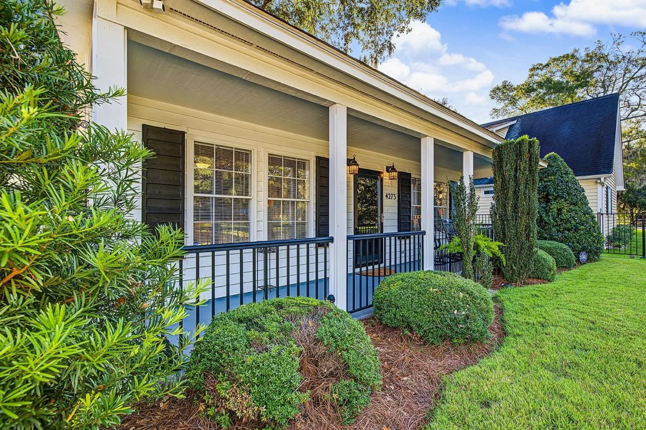 4273 Brook Dr. Photo 5