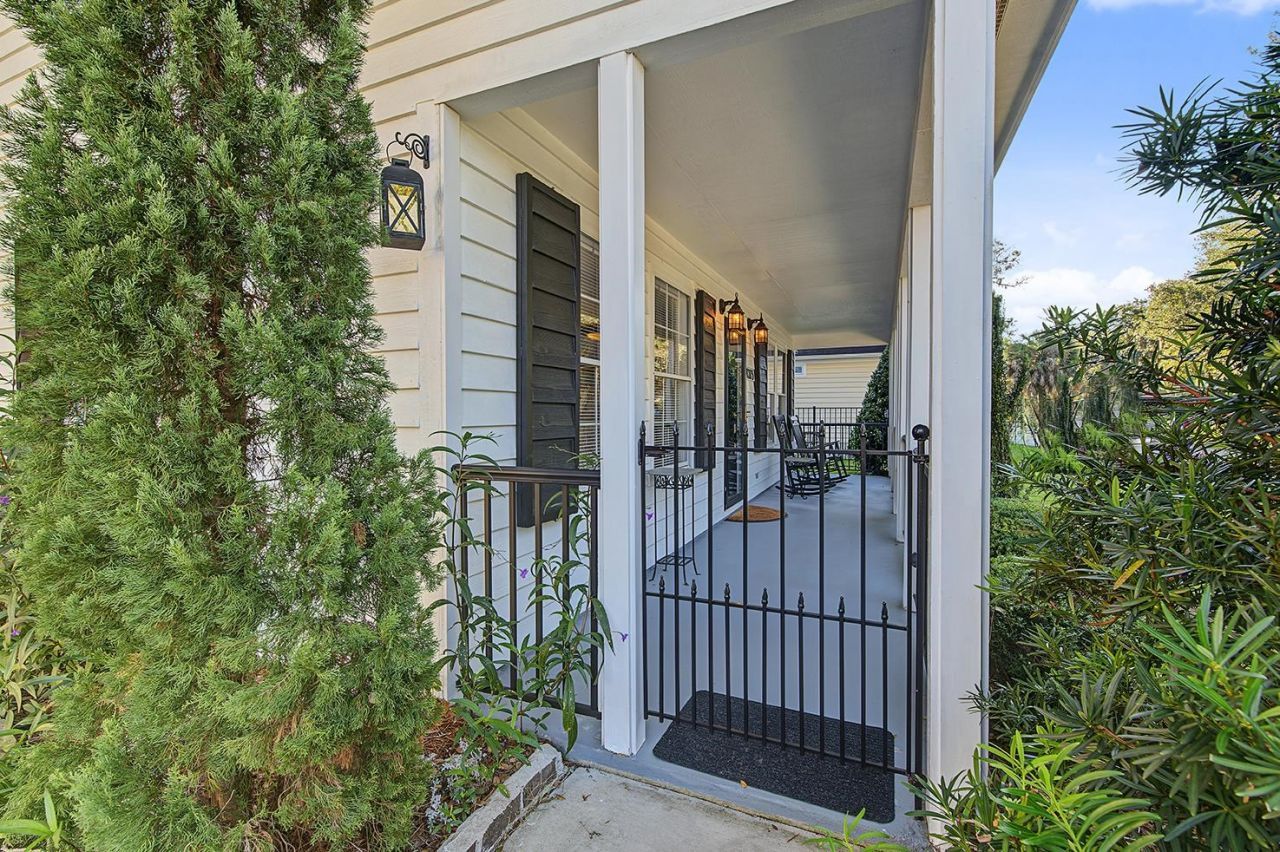 4273 Brook Dr. Photo 6