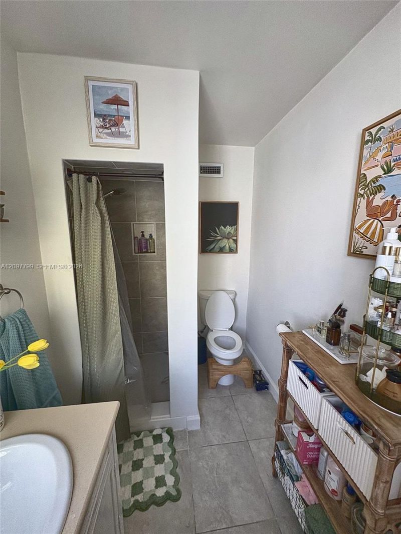 9280 Bay Harbor Ter , Unit 25, Bay Harbor Islands, FL 33154 Photo