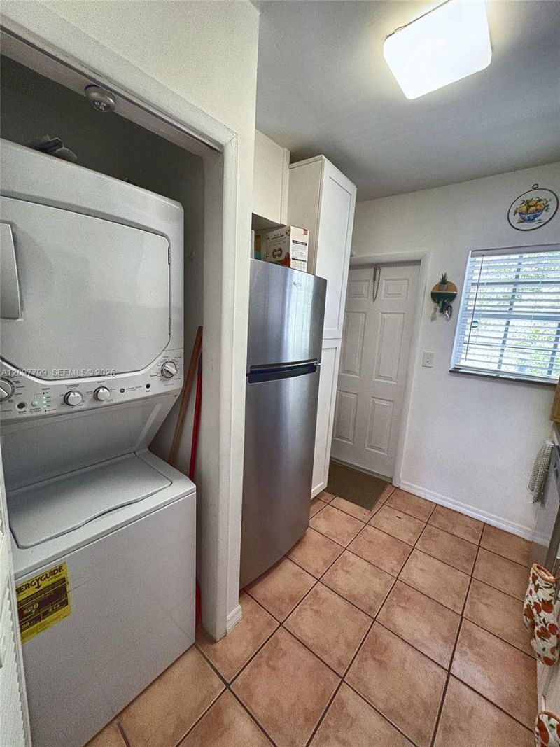 9280 Bay Harbor Ter , Unit 25, Bay Harbor Islands, FL 33154 Photo