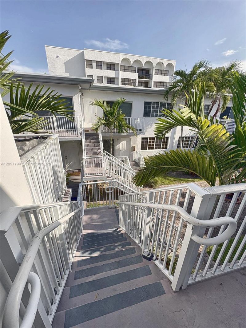 9280 Bay Harbor Ter , Unit 25, Bay Harbor Islands, FL 33154 Photo