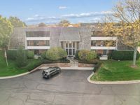 200 Red Top Drive, Libertyville, IL 60048 primary photo
