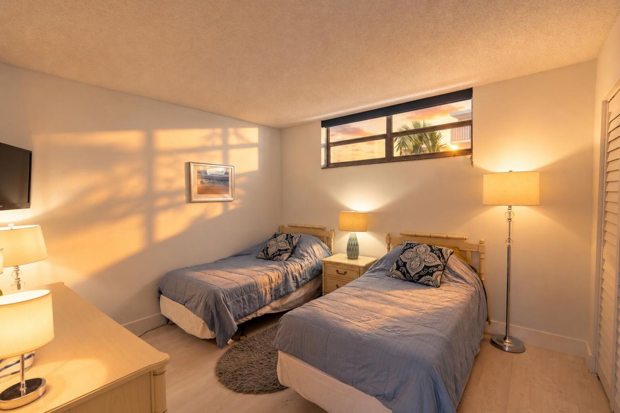 145 S Ocean Avenue, Unit 507, Palm Beach Shores, FL 33404 Photo