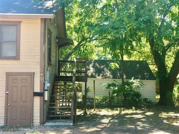1007 Oakland Street, Unit 100, Denton, TX 76201