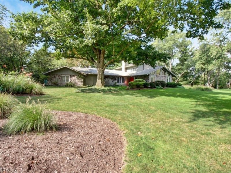 2025 Lyndway Road, Lyndhurst, OH 44121 Photo 1