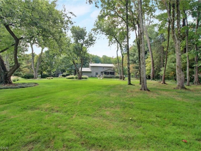 2025 Lyndway Road, Lyndhurst, OH 44121 Photo 5