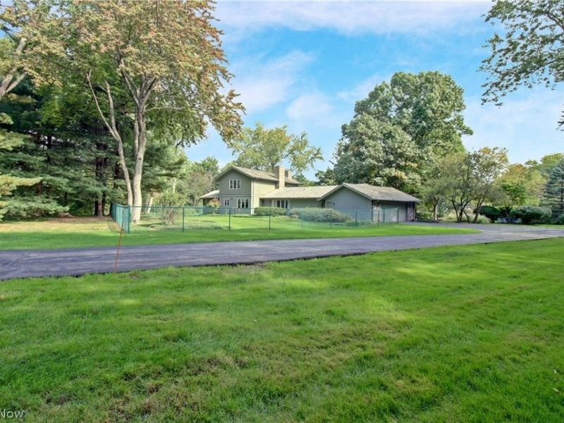 2025 Lyndway Road, Lyndhurst, OH 44121 Photo 6