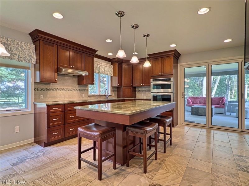 2025 Lyndway Road, Lyndhurst, OH 44121 Photo 9