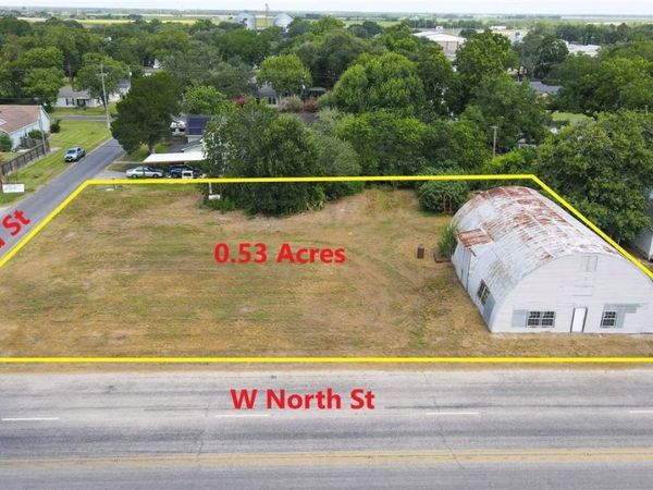 400 W North Street , Louise, TX 77455