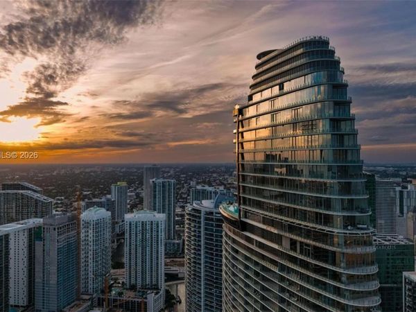 300 Biscayne Boulevard Way, Unit 3805W, Miami, FL 33131