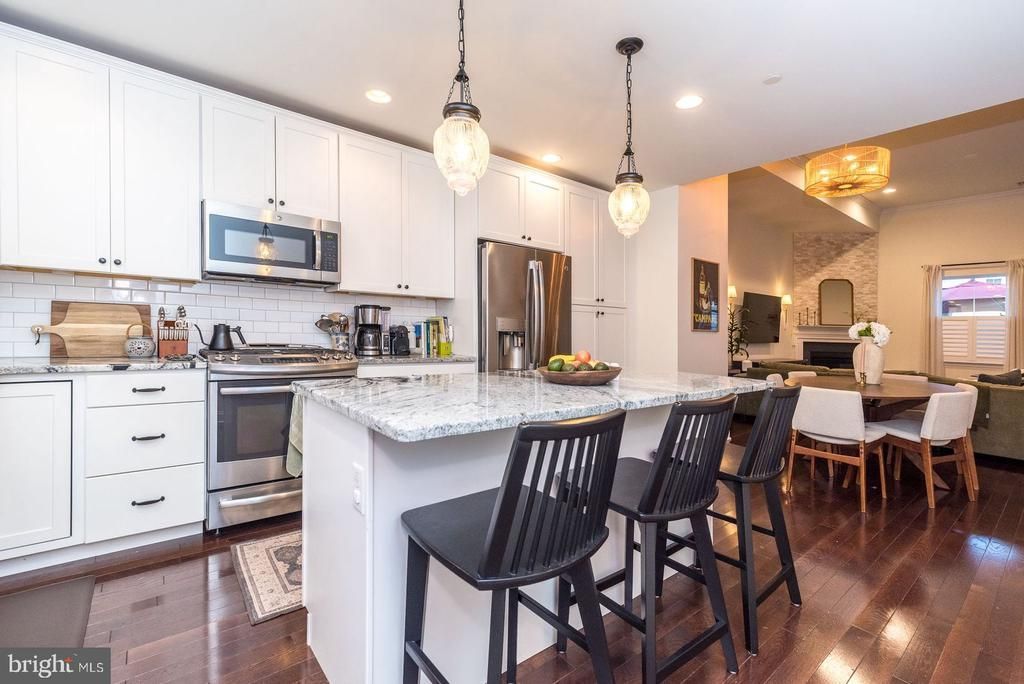 212 WOOD STREET, CONSHOHOCKEN, PA 19428