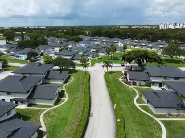 113 E TIFFANY Drive, Unit 4, West Palm Beach, FL 33407