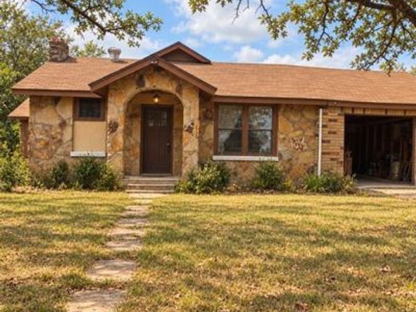 1000 County Road 476, De Leon, TX 76444