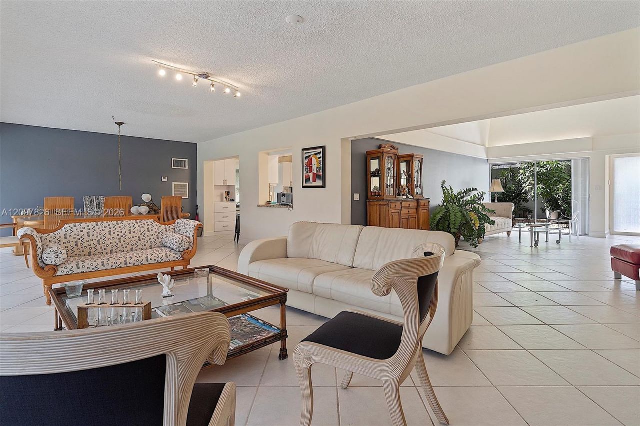 5010 Banyan Ln , Tamarac, FL 33319 Photo