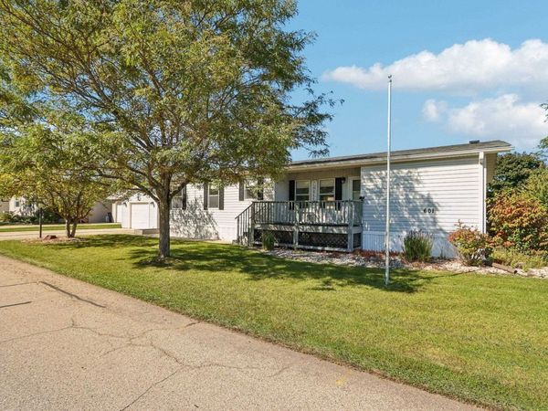 601 Park Ridge Road, Waterford, WI 53185