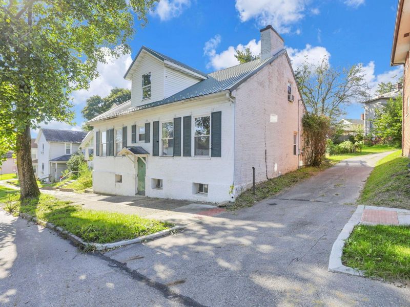 241 Perry Street, Lancaster, OH 43130 Photo 2